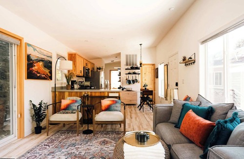 Ralston Valley Apartment | Ralston Creek Cottage | Serene Park Views