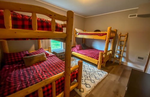 Edwards House | Ranch house on Eagle River 10 minutes from Beaver Creek, 20 to Vail