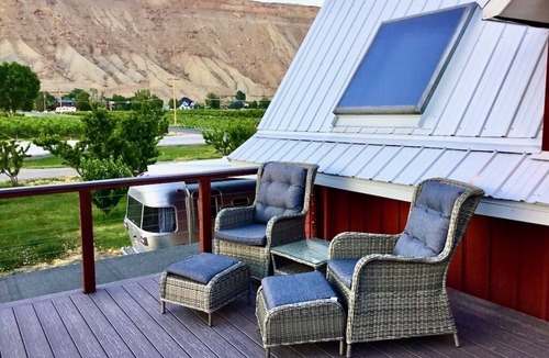 Palisade Apartment | Red Barn Guesthouse with Birdseye View of the Bookcliffs