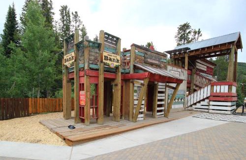 Keystone House | Red Hawk Townhomes 2333 by SummitCove Lodging in Colorado
