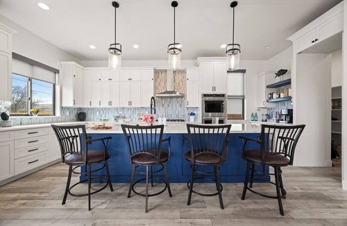 Bear Creek House | Red Rocks Retreat · Hot Tub · Game Room · Sleeps 12
