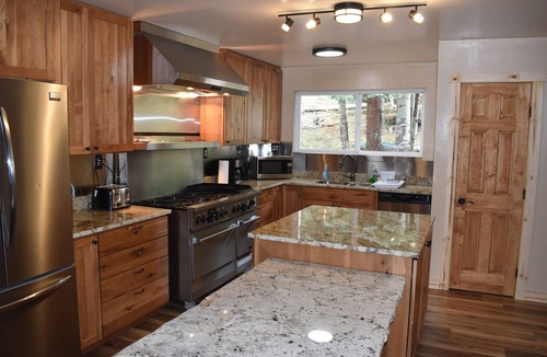 Dolores Cabin | RedCliff Lodge w/hiking trails,specular fall colors, mtn views & great fishing!