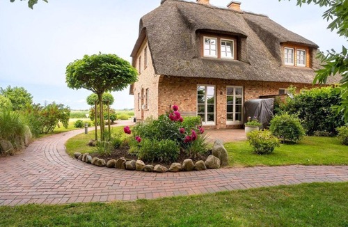 St. Peter-Ording Cottage | Reetdachhaus Lütt Strandhüs