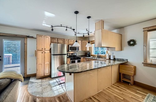 Black Hawk Cabin | Relaxing Cabin with BBQ Area and Mountain Getaway Vibes in Black Hawk, Colorado