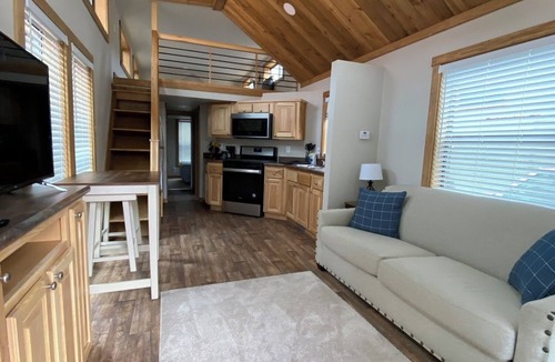 Oak Creek Cottage | Relaxing Getaway in our Cozy Cottage at Lodges of Oak Creek!