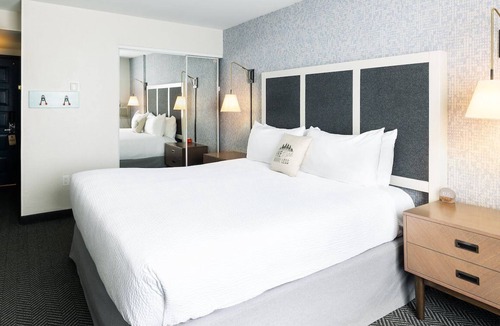 Steamboat Springs Hotel | Relaxing Queen Room Perfect for a Steamboat Getaway, Pets are Allowed