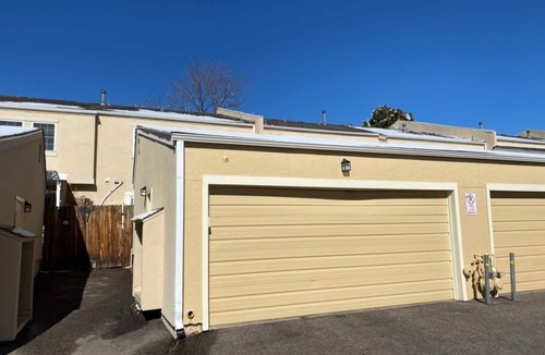 Dam East - West House | Remodeled 3 bed/2.5 bath townhome w/garage/pool!