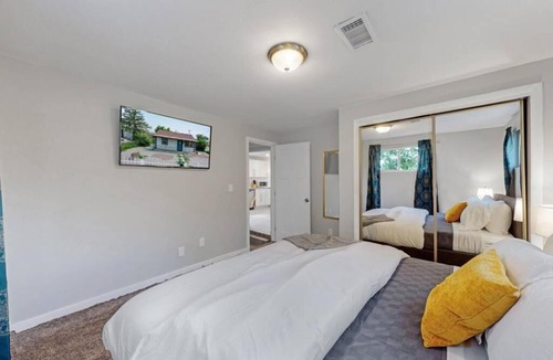 Berkley House | Remodeled 66th 3 king Beds home in Denver