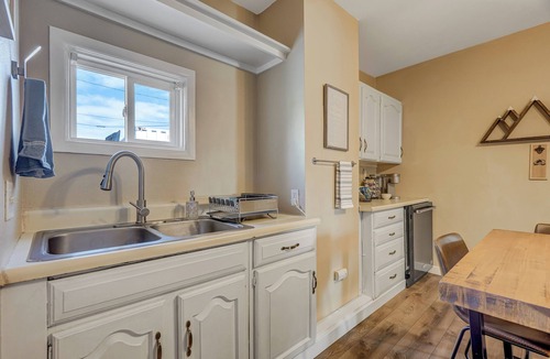Central Colorado Springs Apartment | Remote Work Ready Prime Downtown Spot