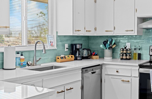 Westminster House | Renovated 3 bed 2 bath quiet home in Westminster, 15 mins from Denver+Boulder!