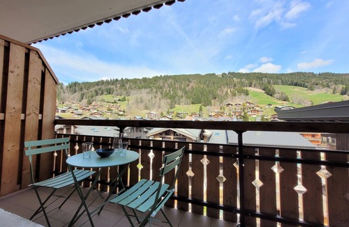 Les Gets Apartment | Renovated studio, Les Gets center, sunny balcony