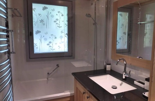 Meribel Centre Apartment | Residence L'edelweiss - Nice 3 room apartment located in a quiet environment in the center of Méribel and close to the ski slopes