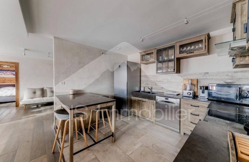 Meribel Centre Apartment | Resort center, floor -1, view mountain, balcony, tv, 140m², Méribel