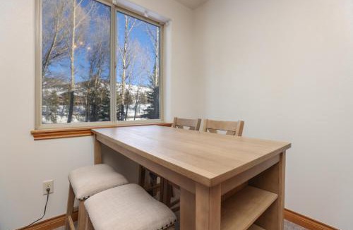 Willow Grove Apartment | Retreat on the Blue Condo: Your Riverfront Retreat