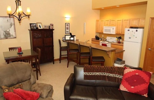 Willow Grove Condo | Retreat on the Blue River 2 Bedroom/2.5 Bath In Summit County (Sleeps 6)