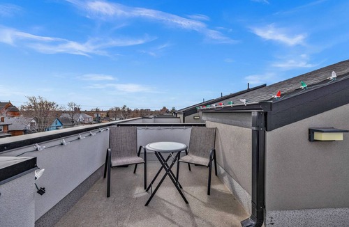 Cole House | Rino Private Rooftop - Art District Location. Walk To Everything!