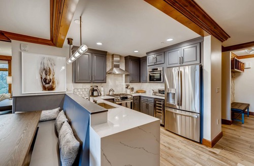 Vail Condo | Ritz Carlton Vail, walk to Gondola, rec area, lap pool, ski concierge