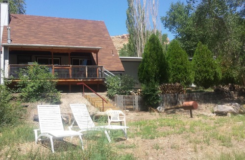 Palisade House | River Front Property In Walking Distance From Town