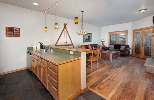 River Run Condo | River Run Village Walk To Gondola Pool Hot Tubs Restaurants and Shops DELUXE