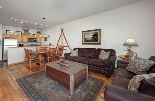 River Run Condo | River Run Village Walk To Gondola Pool Hot Tubs Restaurants and Shops DELUXE