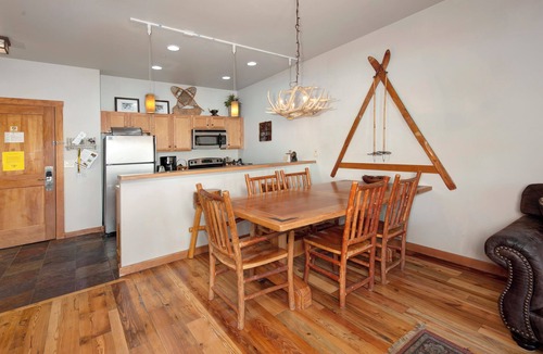 River Run Condo | River Run Village Walk To Gondola Pool Hot Tubs Restaurants and Shops DELUXE