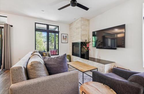 Willow Grove Apartment | River West 814, Spacious Silverthorne Condo, River Views