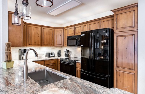 Four O'Clock Condo | Riverbend Snowflake Lift Condo: Ski-In Ski-Out