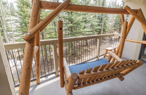 Four O'Clock Condo | Riverbend Snowflake Lift Condo: Ski-In Ski-Out