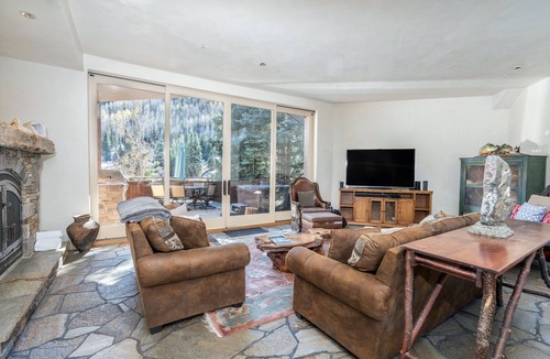 Telluride House | RIVERCROWN 7- Luxury Downtown Townhome, VIEWS, Sauna and 2 Hot Tubs