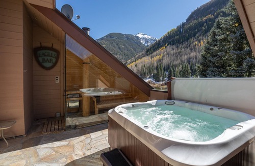 Telluride House | RIVERCROWN 7- Luxury Downtown Townhome, VIEWS, Sauna and 2 Hot Tubs