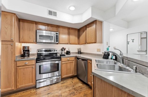 Edwards House | Riverfront 2-Bedroom Retreat in Edwards