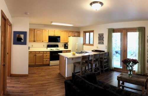 Grand Lake Condo | Riverfront Condo #1w/patio,1blk 2 town,King bed,ground floor, 40min 2 WinterPark