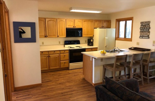 Grand Lake Condo | Riverfront Condo #1w/patio,1blk 2 town,King bed,ground floor, 40min 2 WinterPark