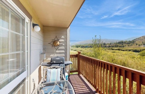 Edwards Condo | Riverfront gem with loft & stunning water views, near skiing