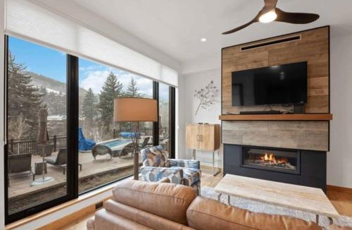 Avon Apartment | Riverfront Lodge 102 by East West Hospitality