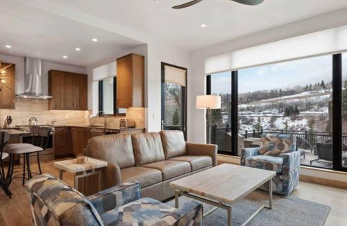 Avon Apartment | Riverfront Lodge 102 by East West Hospitality