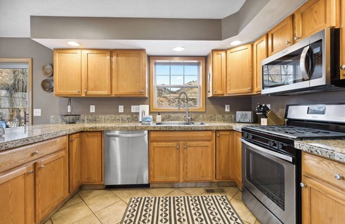 Gypsum House | Riverfront - Single Family Home - Private Hot Tub - Fishing/Rafting/OHV/Skiing!