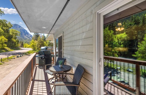 Ouray House | Rivers Edge Retreat | In-Town Townhouse | Sleeps 6
