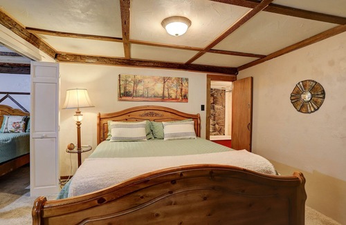 Lyons Cabin | Riverside Mountain Lodge Retreat - Historic Lodge