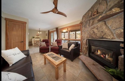 Fraser Apartment | Riverside Retreat in Funky Fraser on Train, Bike and Bus Routes