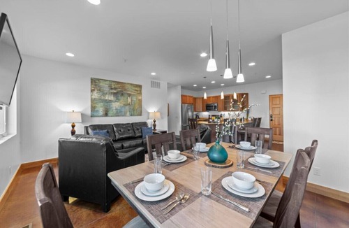 Moab Condo | Robber’s Roost Westward | Downtown Moab Condo | Walk to Restaurants & Shops