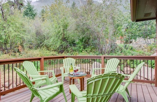 Green Mountain Falls Cabin | Rockhaven- Private Cabin and Hot Tub & EV Charger