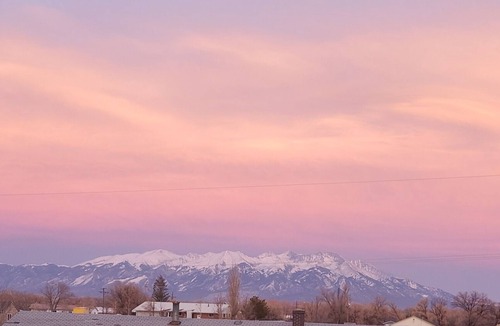 Alamosa House | Rocky Mountain Views, sleeps 6, all king beds & 2 living rooms, country setting