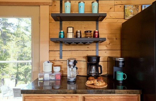Saint Mary's Cabin | Romantic Retreat with Incredible Views and Hot Tub