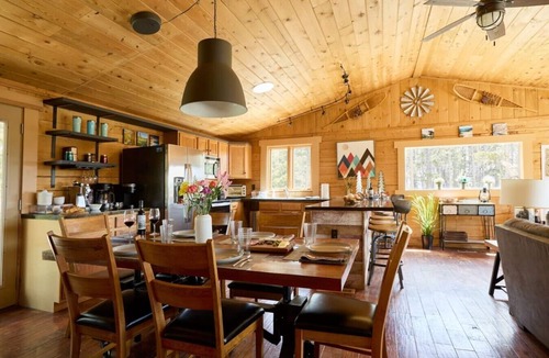 Saint Mary's Cabin | Romantic Retreat with Incredible Views and Hot Tub