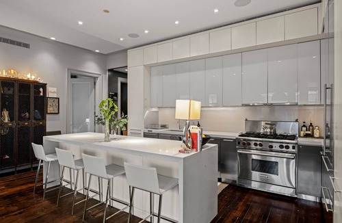 Chinatown Apartment | Rove Travel | Marmont | 4BR Loft w/Shared Rooftop