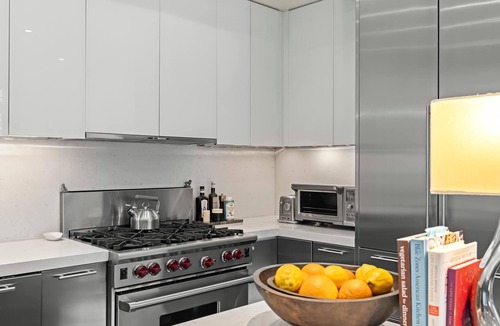 Chinatown Apartment | Rove Travel | Marmont | 4BR Loft w/Shared Rooftop