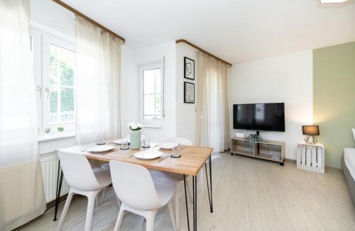 Heuchelhof Apartment | Ruhige Ferienwohnung mit Terrasse am Rande von Würzburg