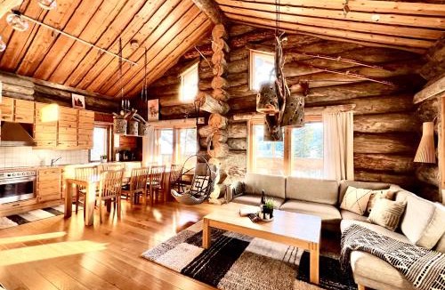 Rukatunturi Villa | Ruka View, 4BDR spacious chalet, perfect for families, walk to slopes, Family Park, National Park, Bike Park - Lapland Villas