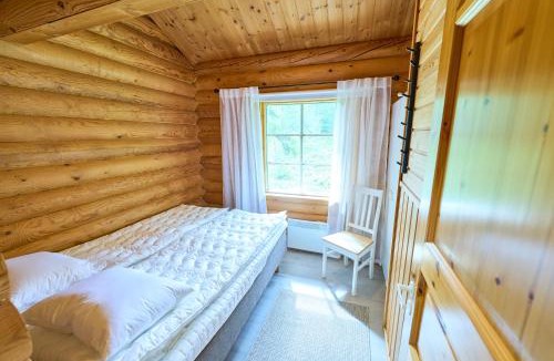 Rukatunturi Apartment | Rukan Varpu - Ski-in cabin with sauna & fireplace, 100m to slopes